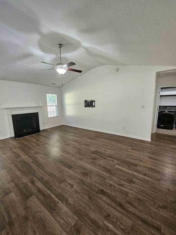 808 Dynasty Dr - Photo 3 of 22