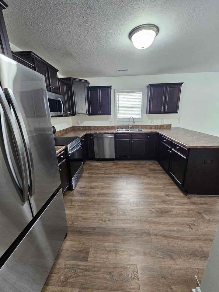 808 Dynasty Dr - Photo 6 of 22