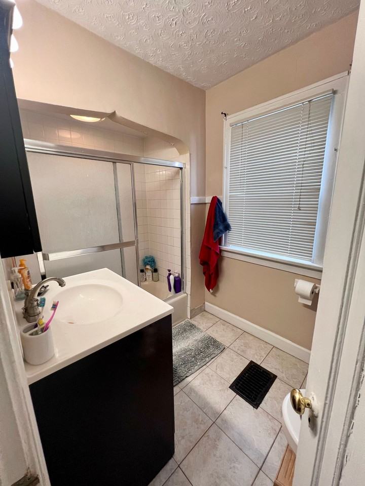 1302 E Hunter Ave - Photo 7 of 50