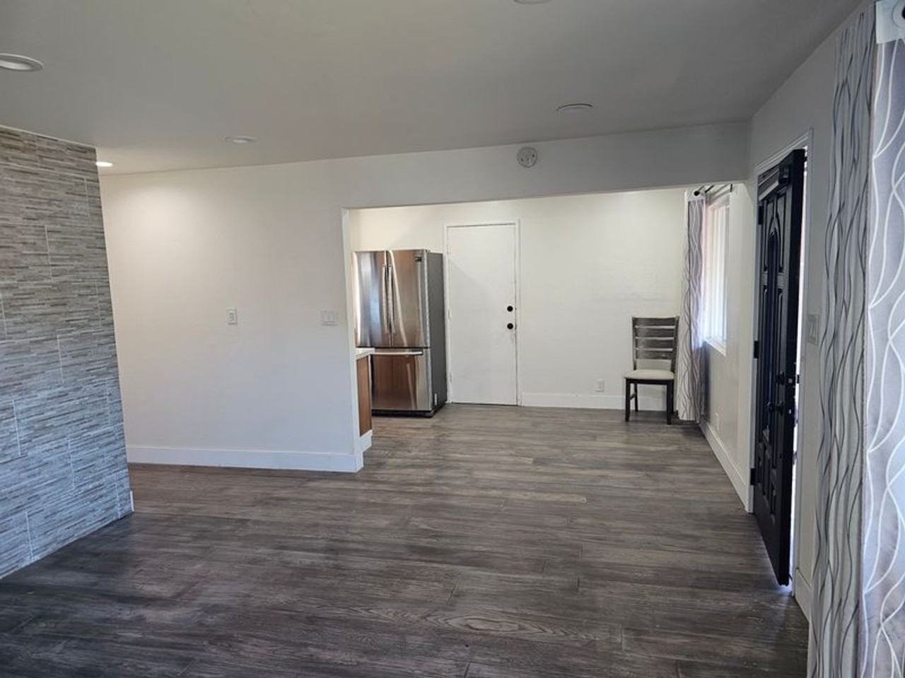 1864 Edsel Dr - Photo 5 of 33