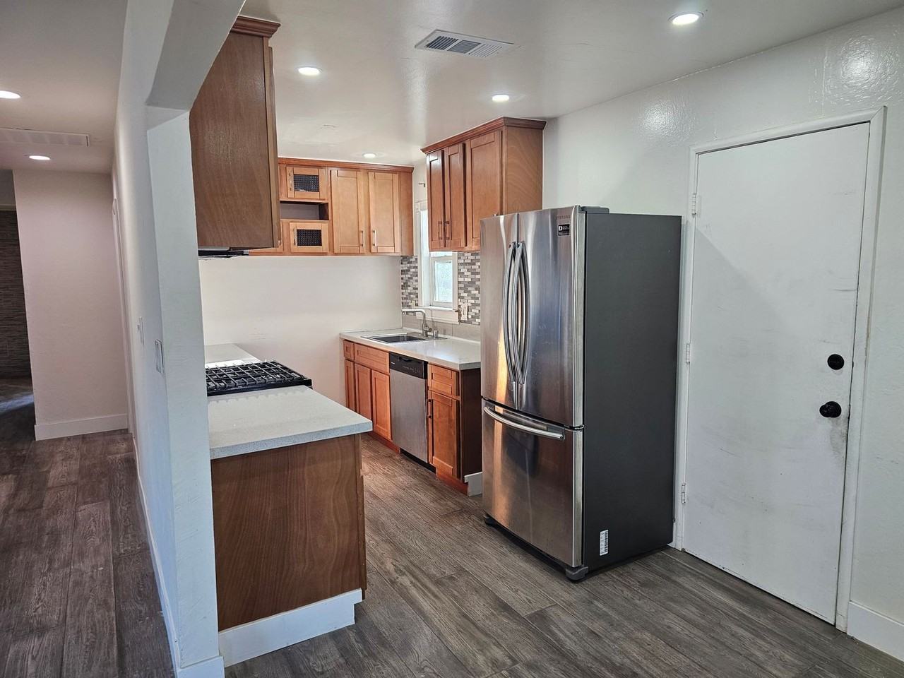 1864 Edsel Dr - Photo 6 of 33