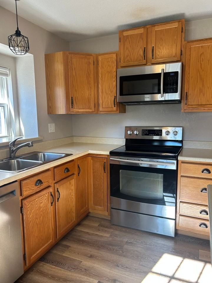 6165 Sailing Ct - Photo 4 of 25
