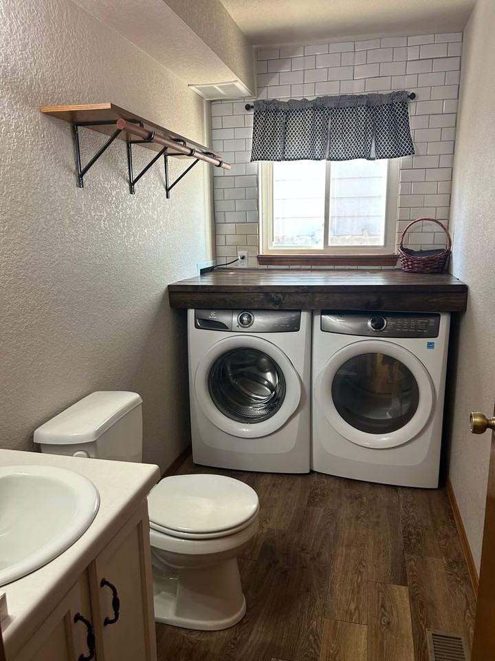 6165 Sailing Ct - Photo 5 of 25