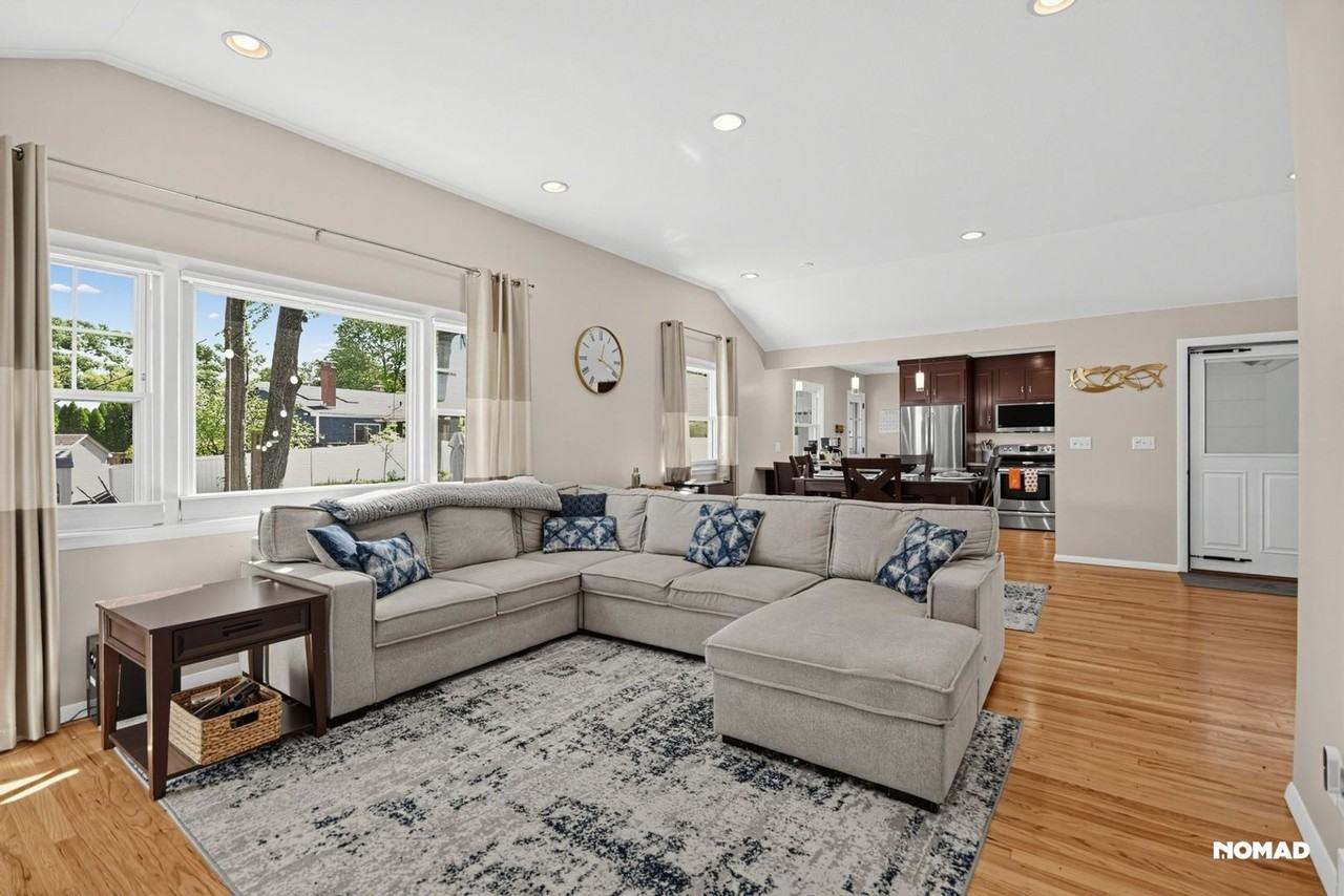 80 Knollwood Rd - Photo 2 of 24