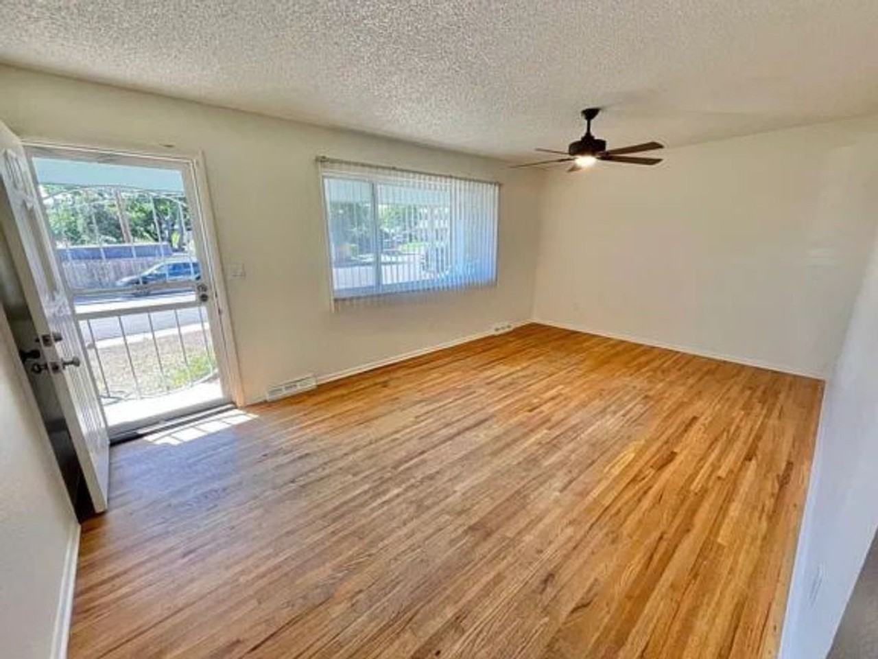 1427 Ember St - Photo 2 of 13
