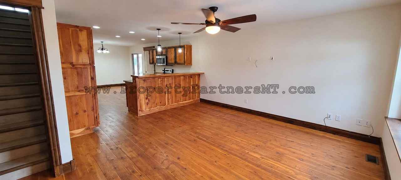 140 Thatch Wood Ln - Photo 3 of 20