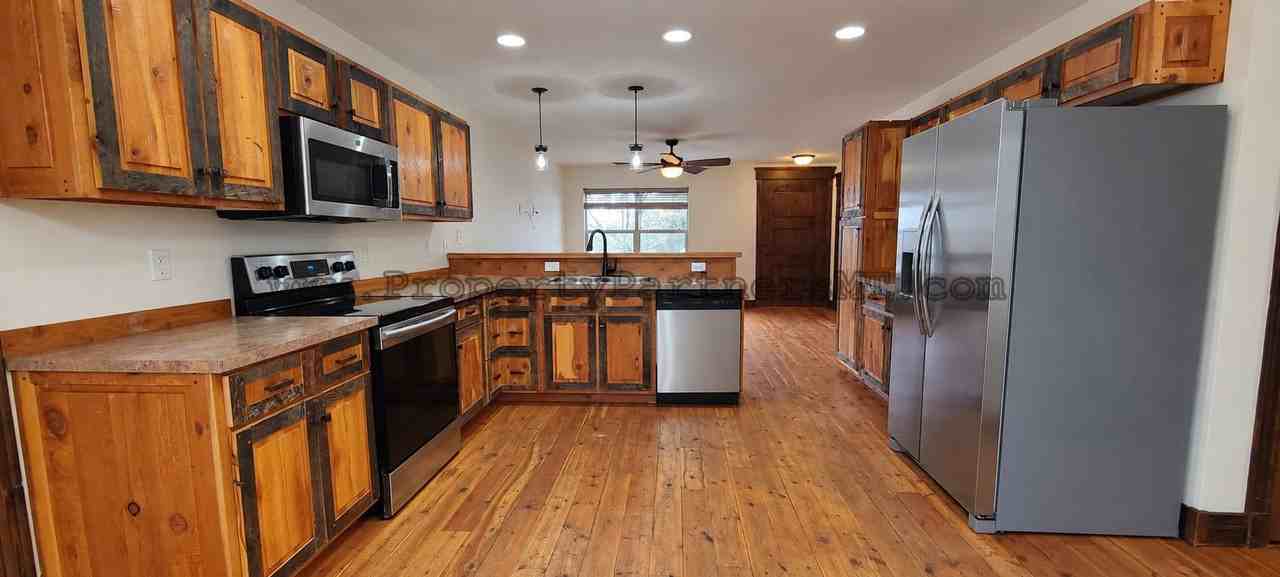 140 Thatch Wood Ln - Photo 4 of 20