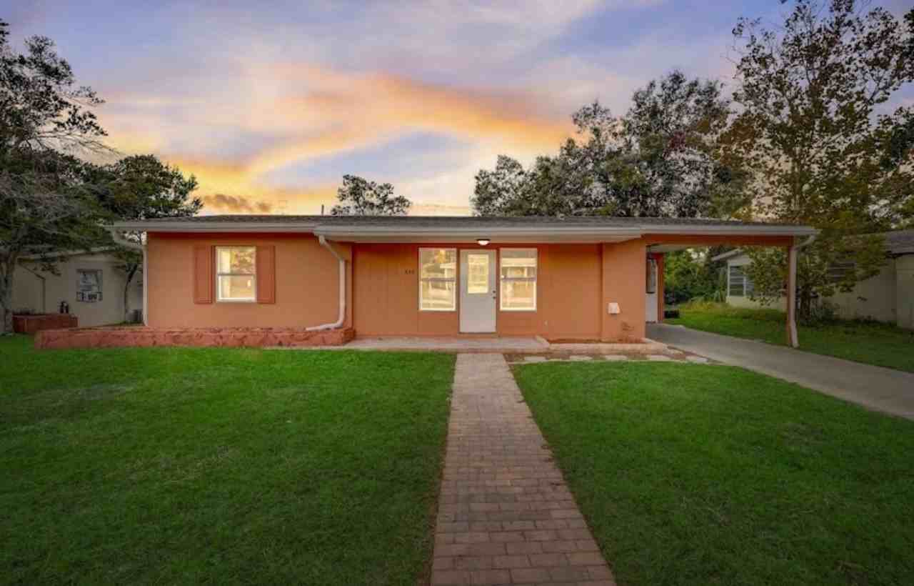 633 Whippoorwill Ter