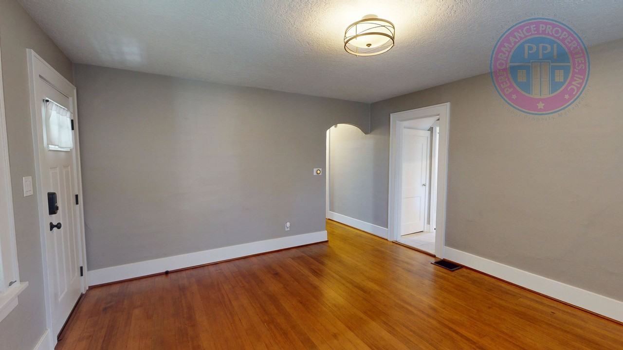 3115 N Terry St - Photo 5 of 32