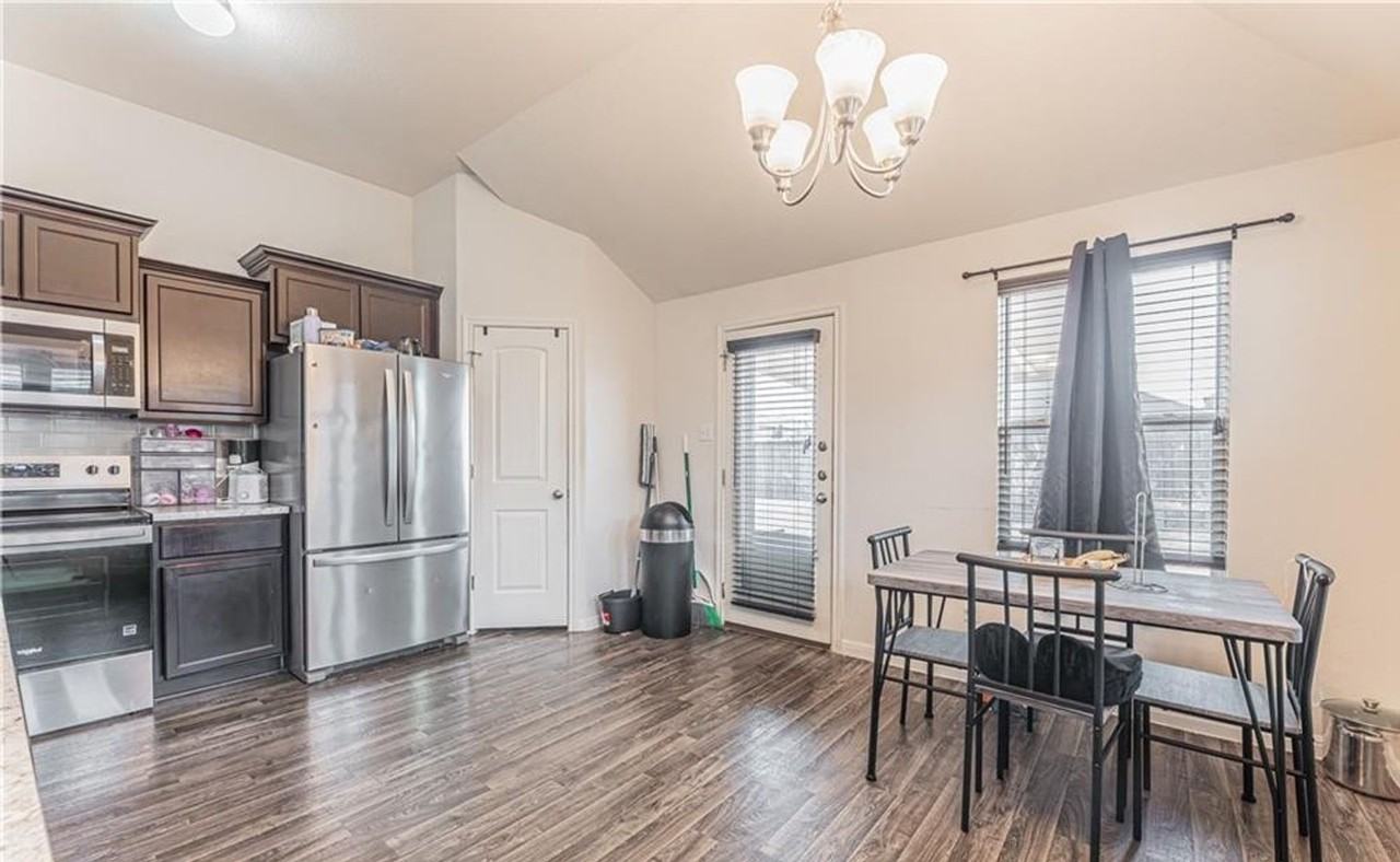 6703 Catherine Dr - Photo 3 of 15