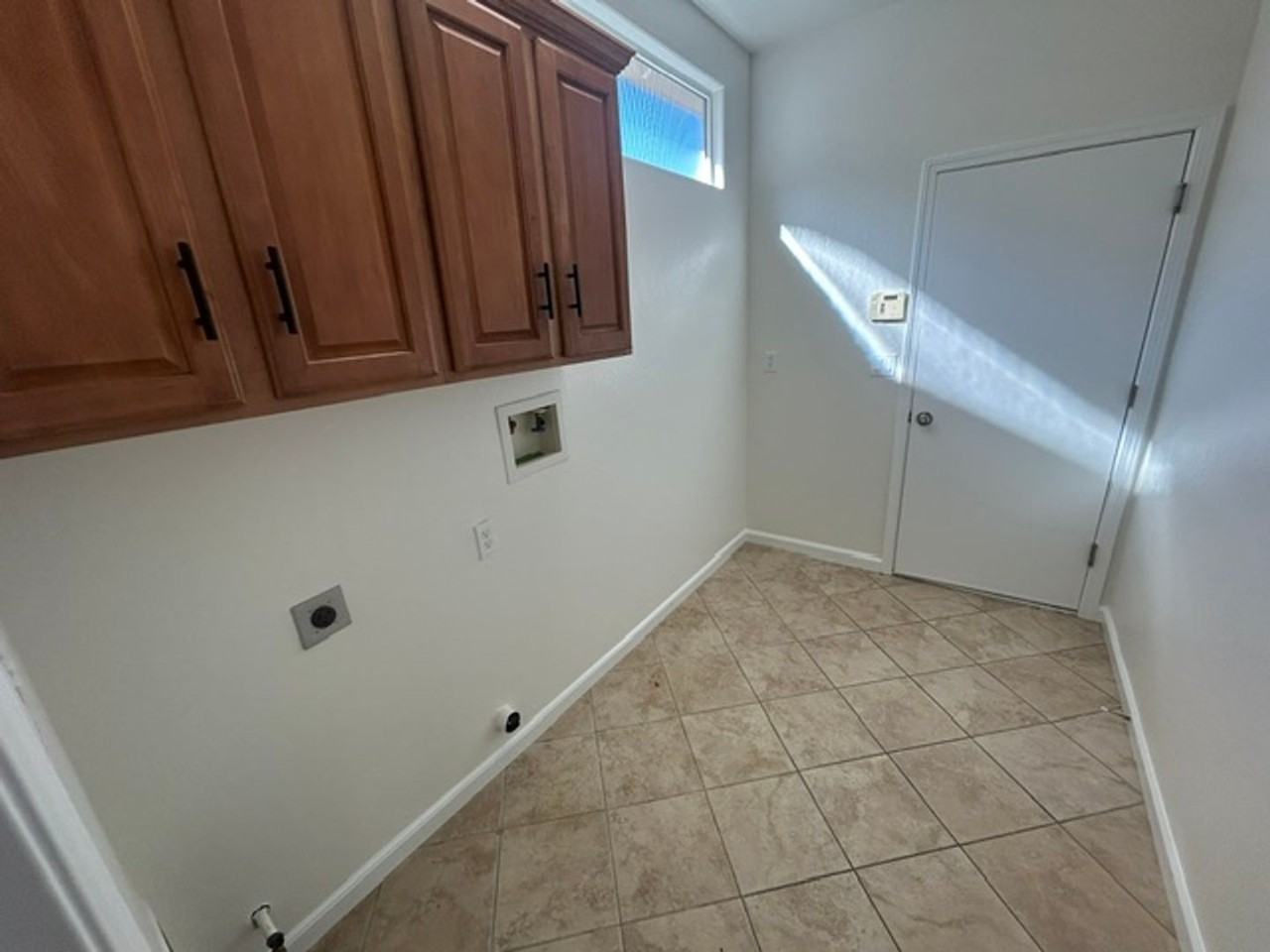 328 S Holland Ct - Photo 6 of 17