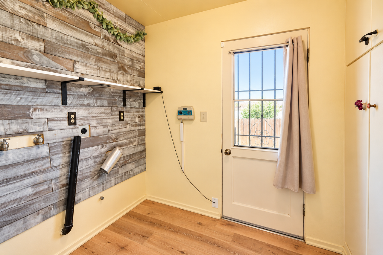 241 Regulus Ave - Photo 6 of 17