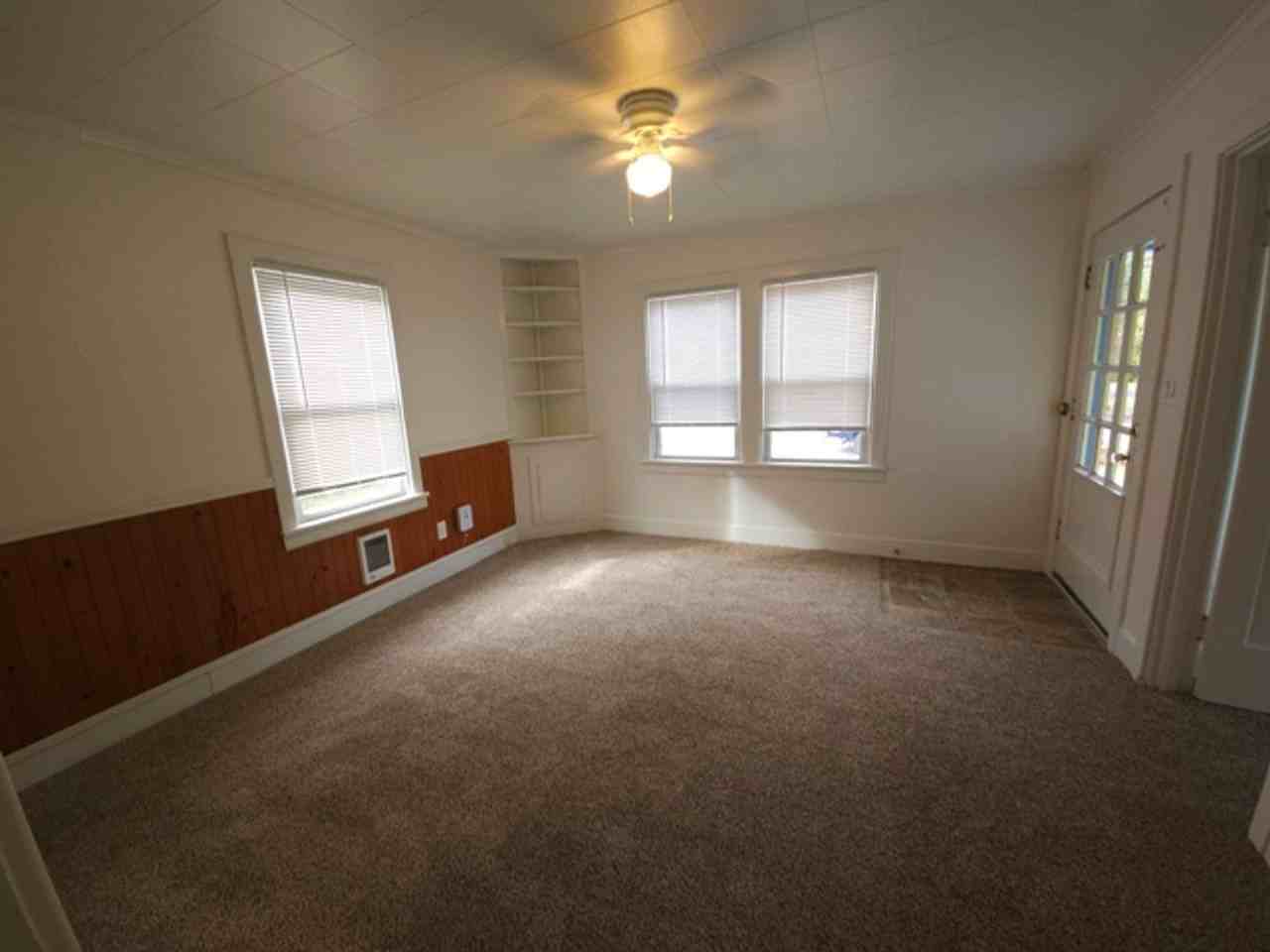 1730 Capitol St Se - Photo 5 of 17