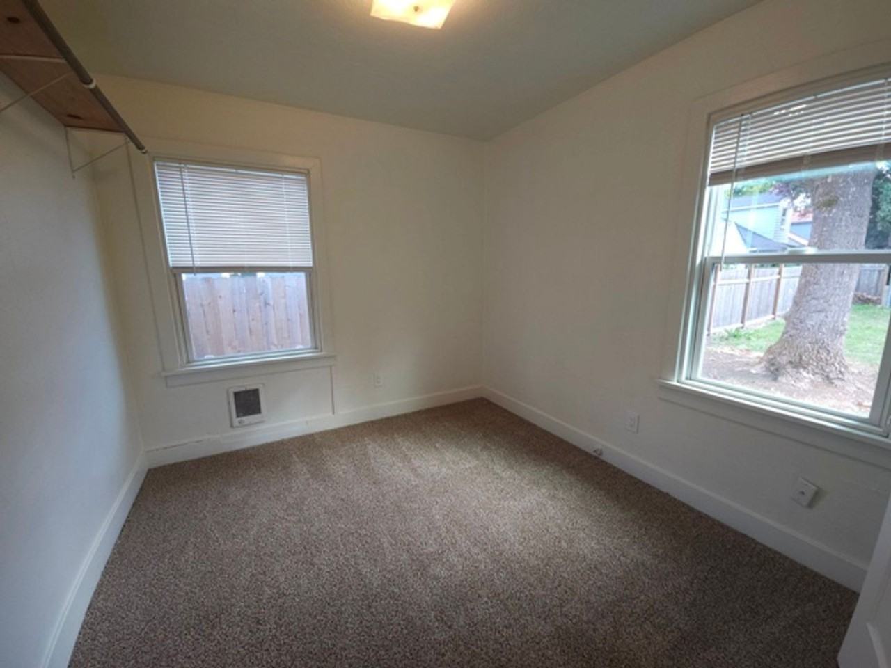 1730 Capitol St Se - Photo 6 of 17