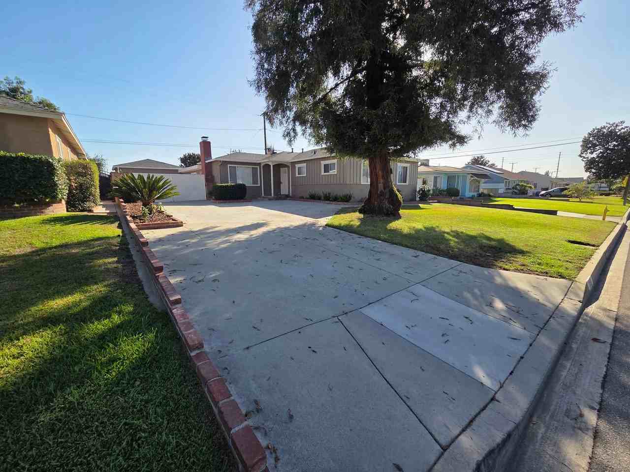 1130 E Louisa Ave - Photo 2 of 25