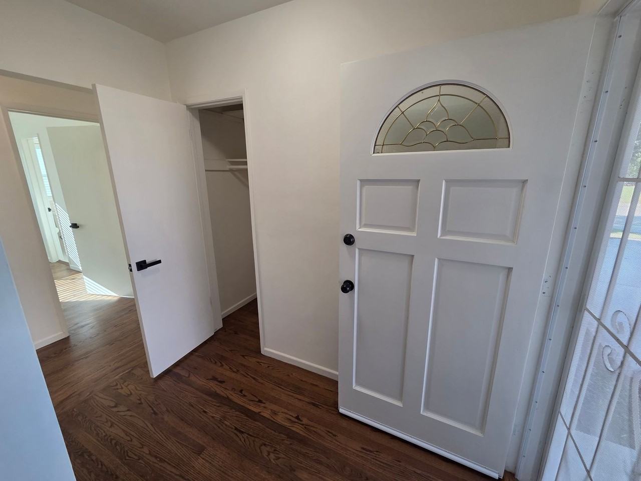 1130 E Louisa Ave - Photo 3 of 25