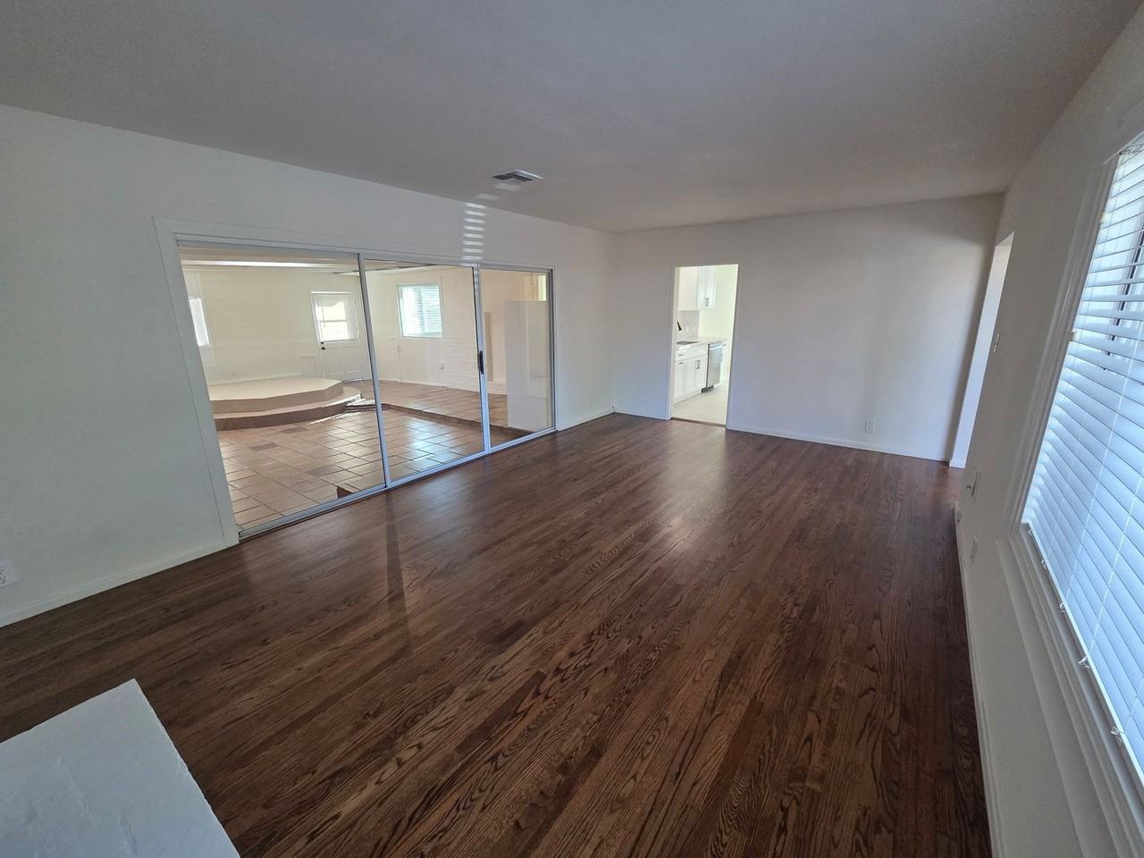 1130 E Louisa Ave - Photo 5 of 25