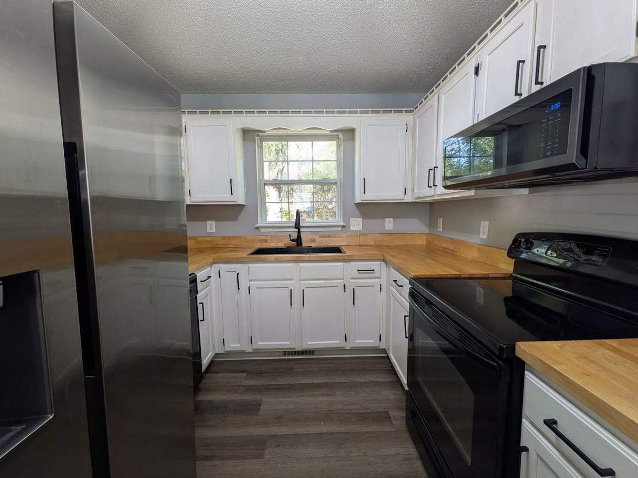 406 Kelsey Dr - Photo 7 of 21