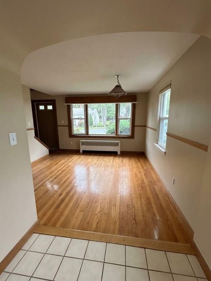 76 Electric St - Photo 4 of 12
