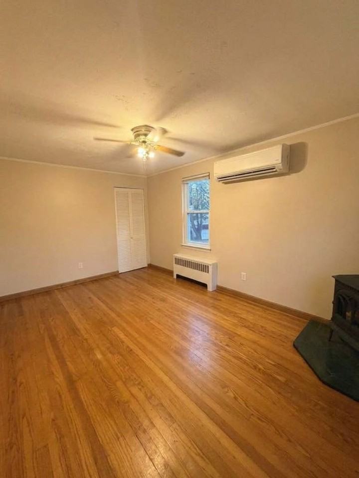 76 Electric St - Photo 5 of 12