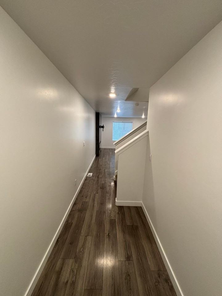 8559 W Meadow Bank Way - Photo 2 of 36