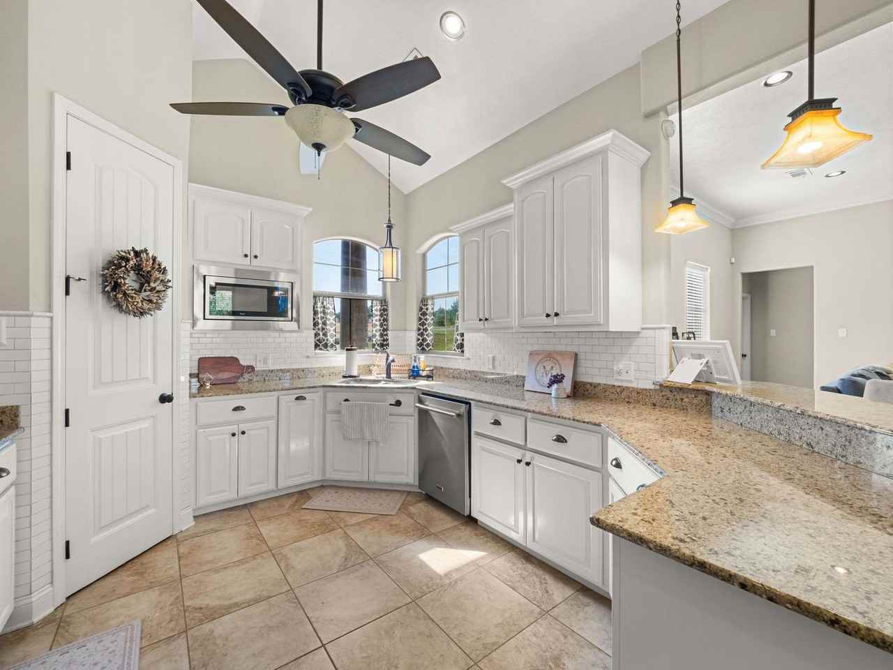 166 Woods Rd - Photo 6 of 14