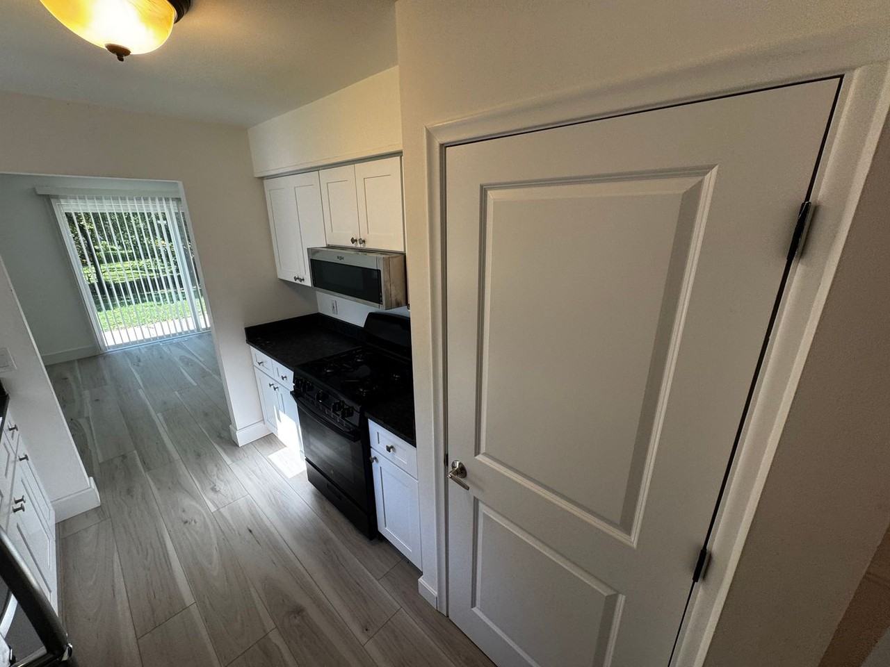 5725 Pine Rdg - Photo 3 of 17