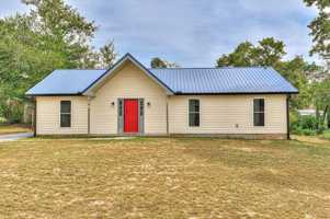 featured image of 4124 Country Ln