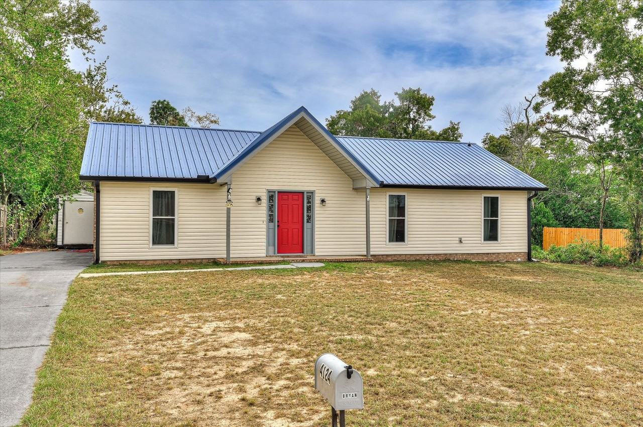 4124 Country Ln - Photo 2 of 27