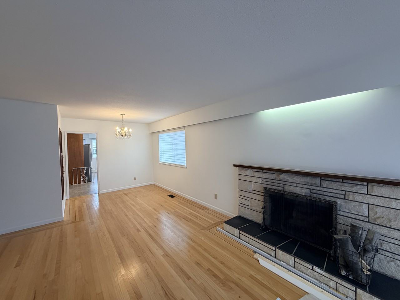 7658 Osler Street - Photo 3 of 23