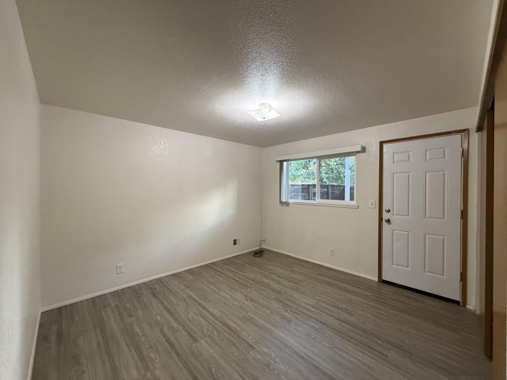 419 Ne Silverwood Pl - Photo 3 of 6