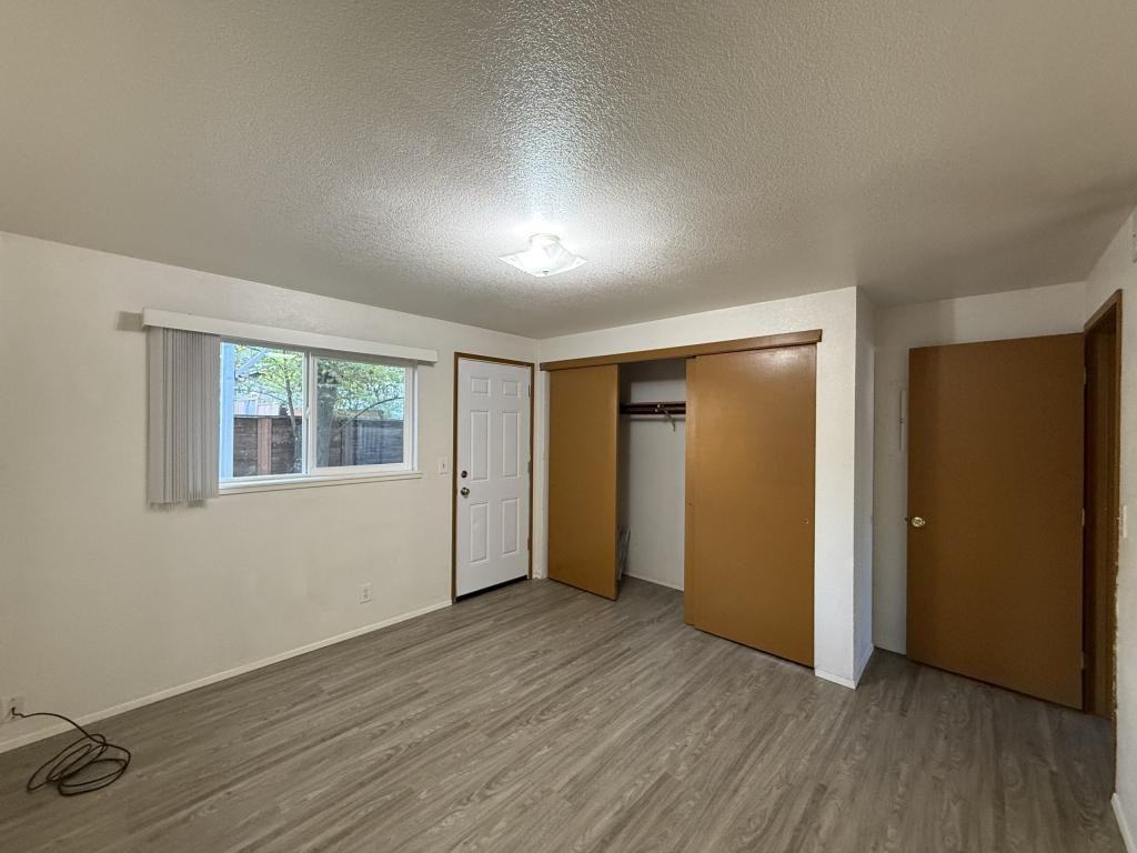 419 Ne Silverwood Pl - Photo 4 of 6