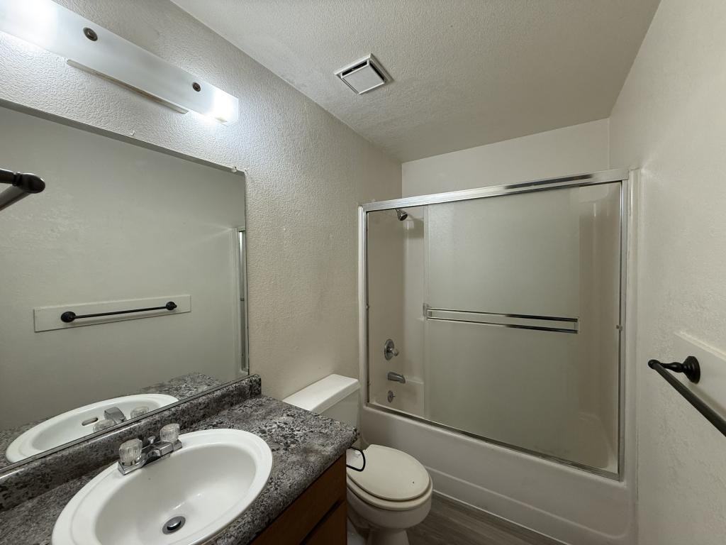 419 Ne Silverwood Pl - Photo 5 of 6