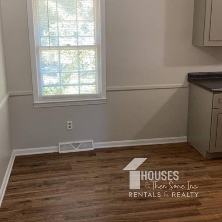 140 Clark Ave - Photo 6 of 19