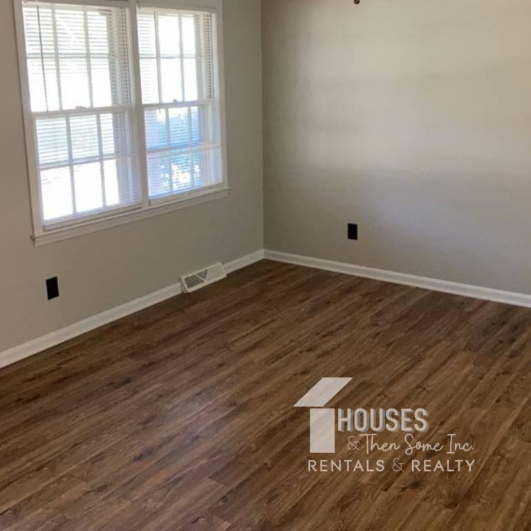 140 Clark Ave - Photo 7 of 19