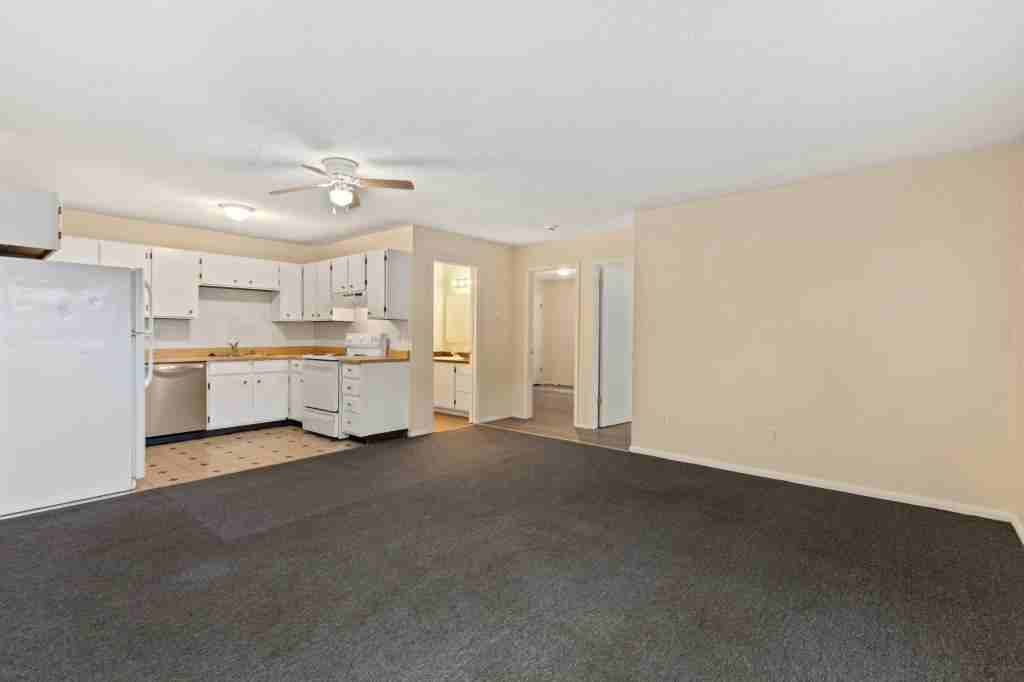 2831 28th St - Photo 3 of 10