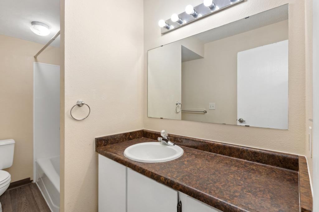 2831 28th St - Photo 6 of 10