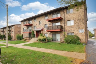 11810 S Komensky Ave - Photo 1 of 1