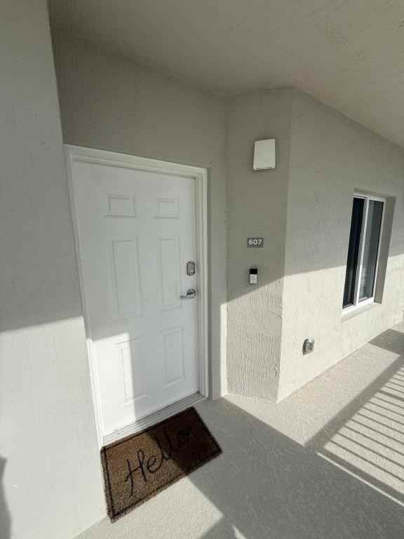 1805 Riverside Dr - Photo 3 of 20
