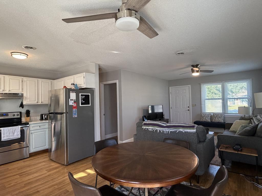 142 Ne 38th St - Photo 5 of 16