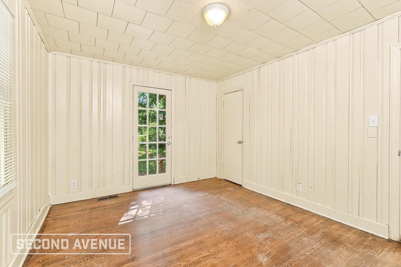 4905 Doris St - Photo 5 of 16