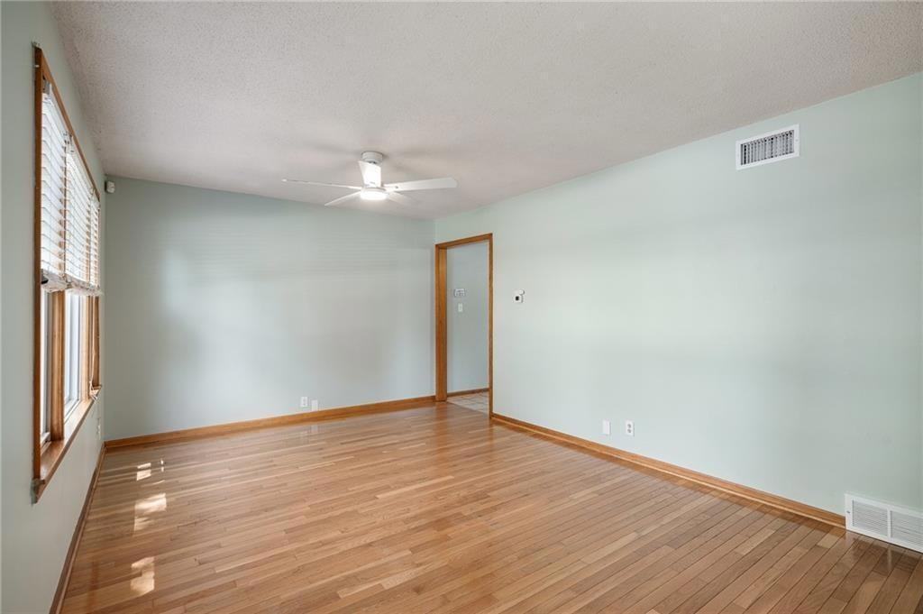 11124 W 69th Ter - Photo 3 of 10