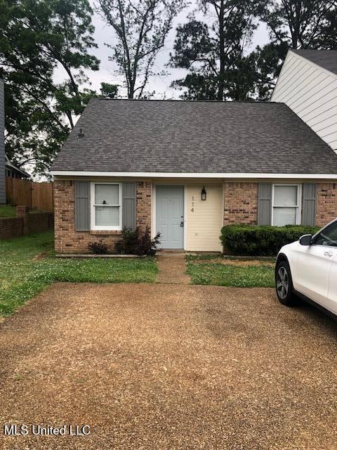 114 Amberwood Dr