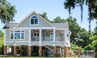1085 Bayview Ave - Photo 1 of 1