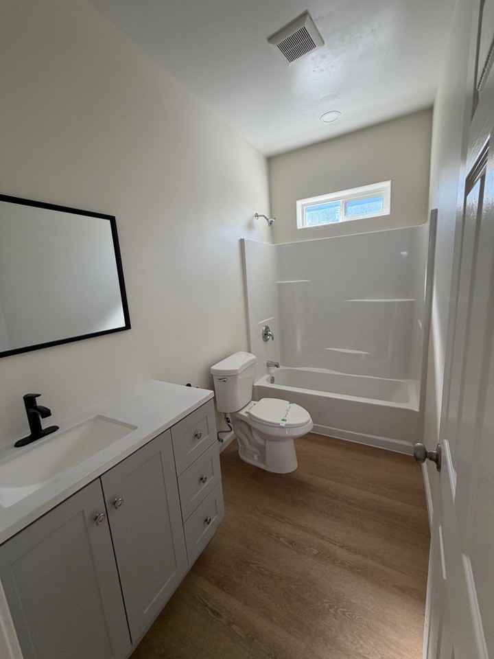 556 E Foothill Blvd #556 - Photo 4 of 7