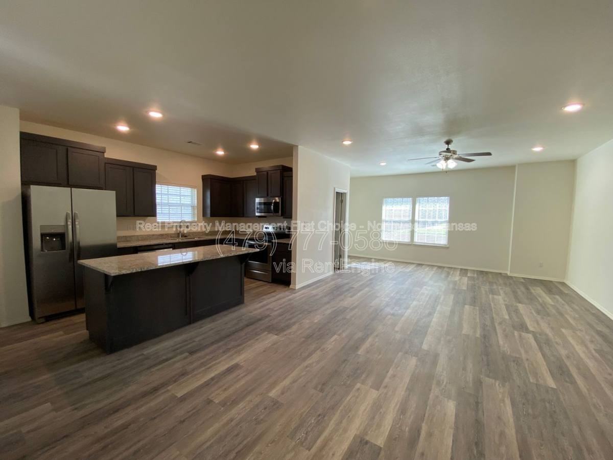 916 S Amarillo Ave #1 - Photo 3 of 20