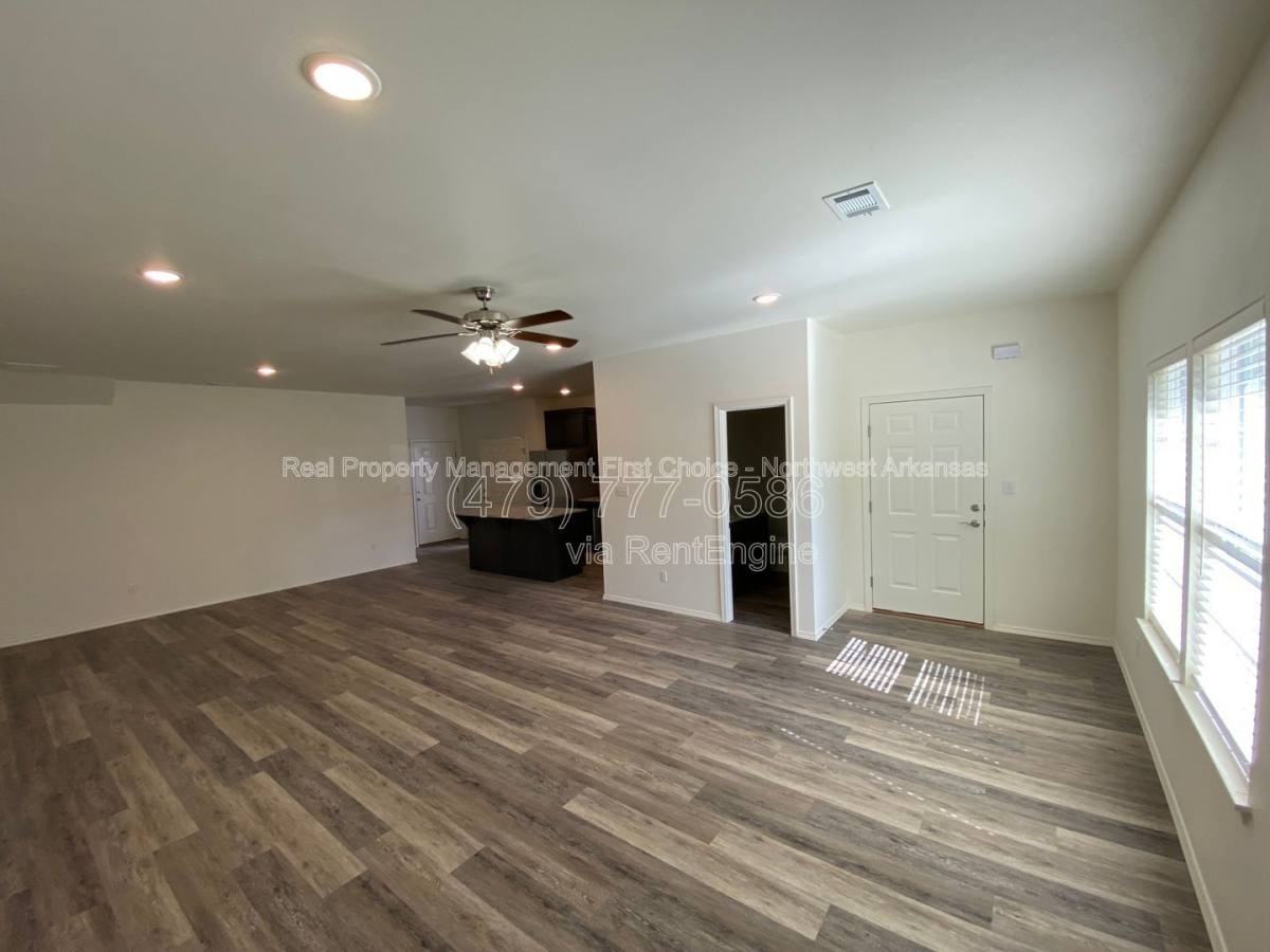 916 S Amarillo Ave #1 - Photo 5 of 20