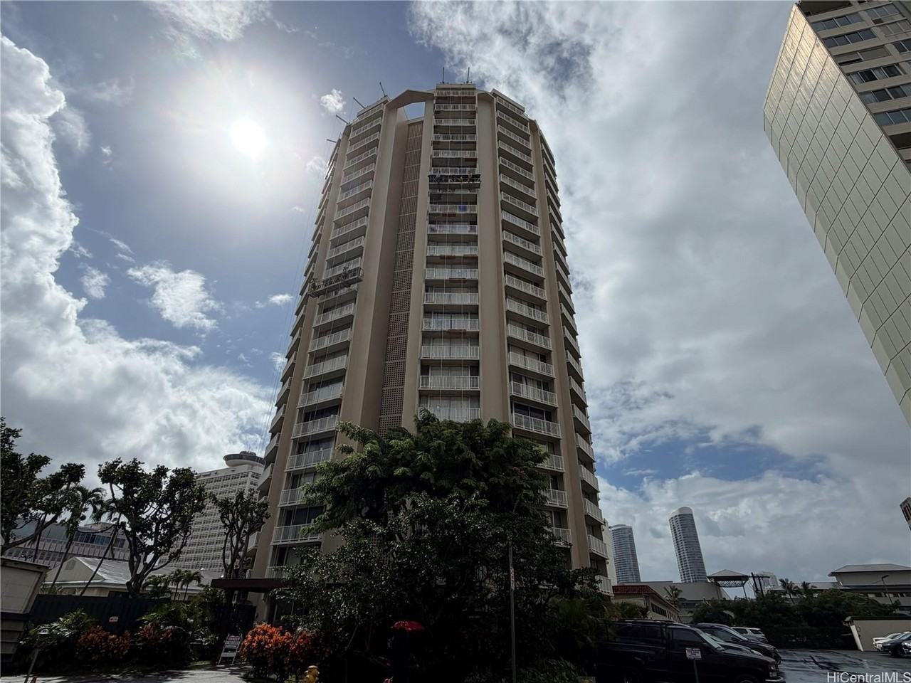 750 Amana St #605