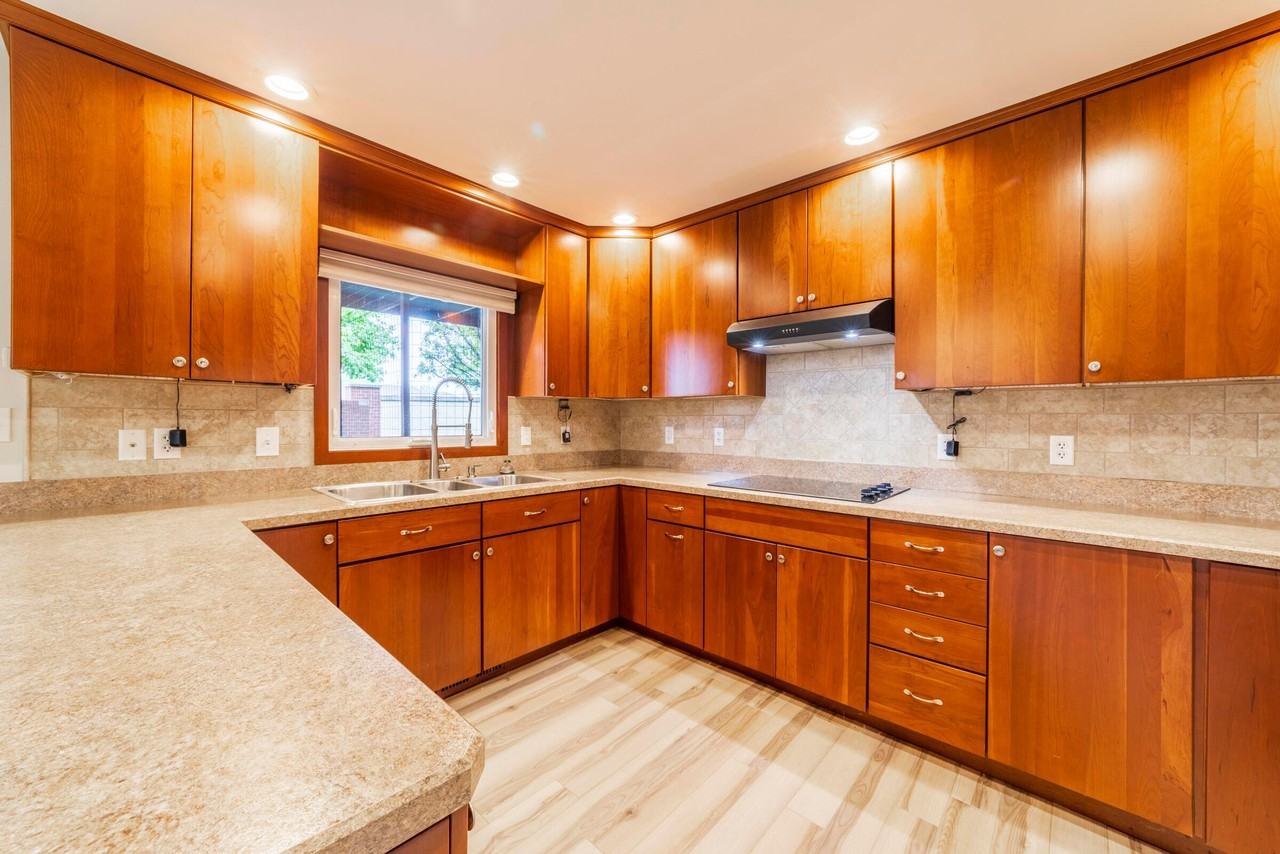 8 Constitution Dr - Photo 6 of 23