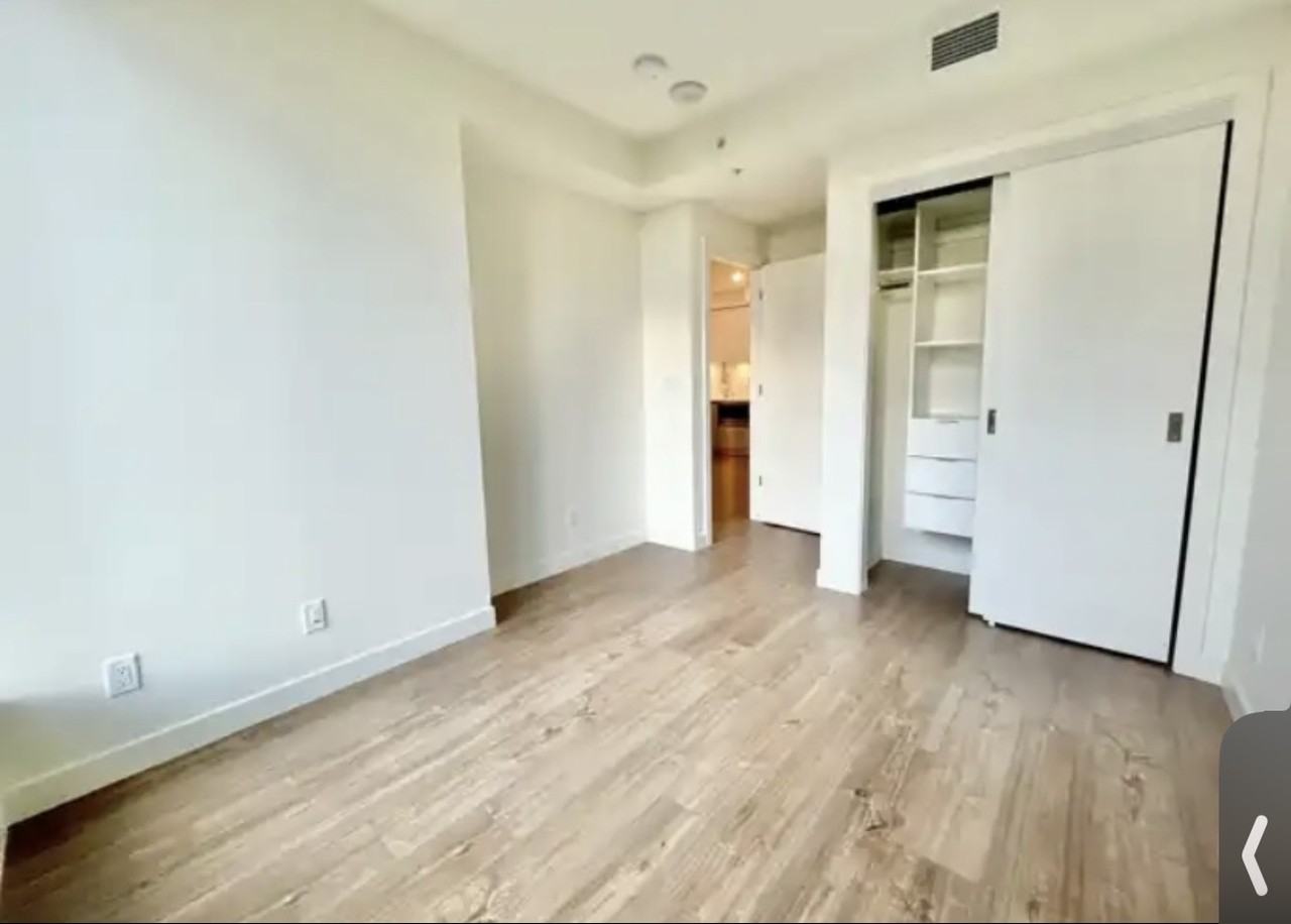 585 Austin Avenue #9xx - Photo 4 of 9